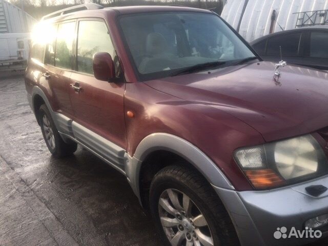 Разбор на запчасти Mitsubishi Pajero / Montero 200