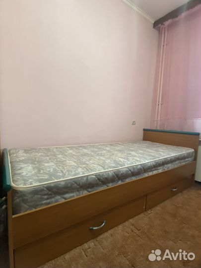 Комплект мебели в детскую