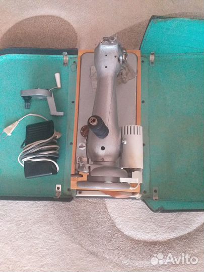 Швейная машинка Подольск с электроприводом