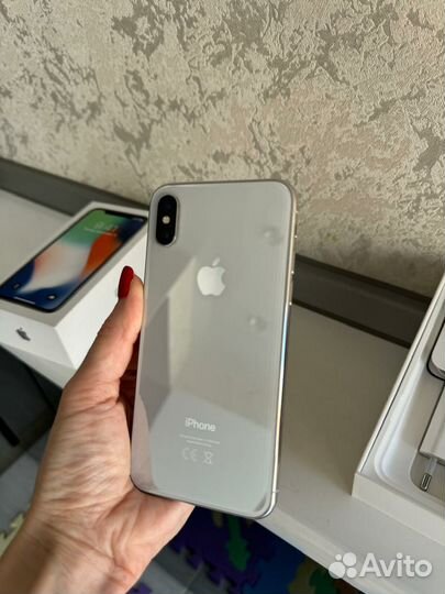 iPhone X, 64 ГБ