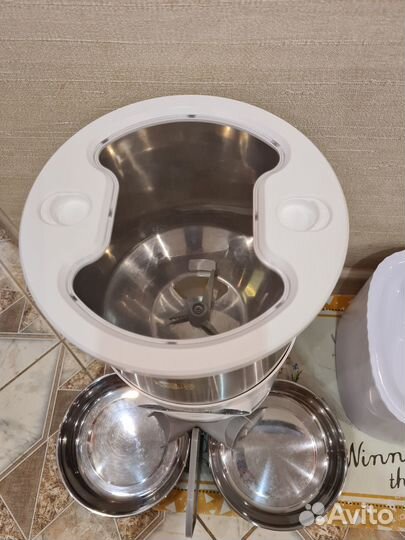 Автоматическая кормушка для кошек и собак 4.5л