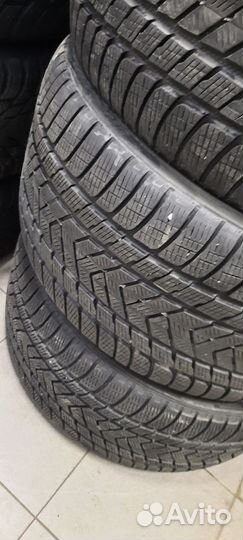 Pirelli Scorpion Winter 275/35 R22 и 315/30 R22 104V