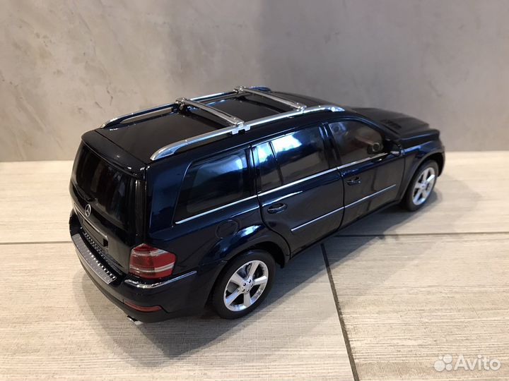 Mercedes GL X164 1:18