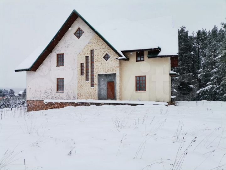 Коттедж 438,6 м² на участке 25 сот.