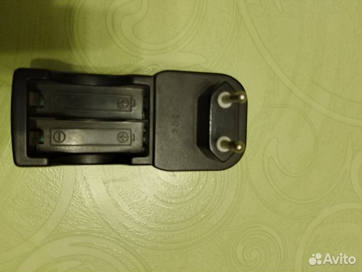 Зарядное устройство для пальчиковых аккумуляторов