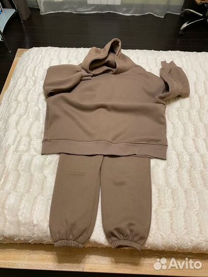 Спортивный костюм женский