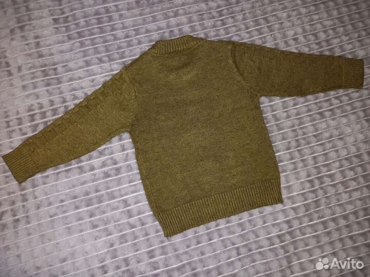 Свитер на мальчика р-р 86-92