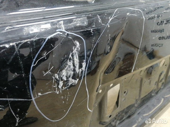 Крышка багажника 67005-60F50 Toyota Land Cruiser