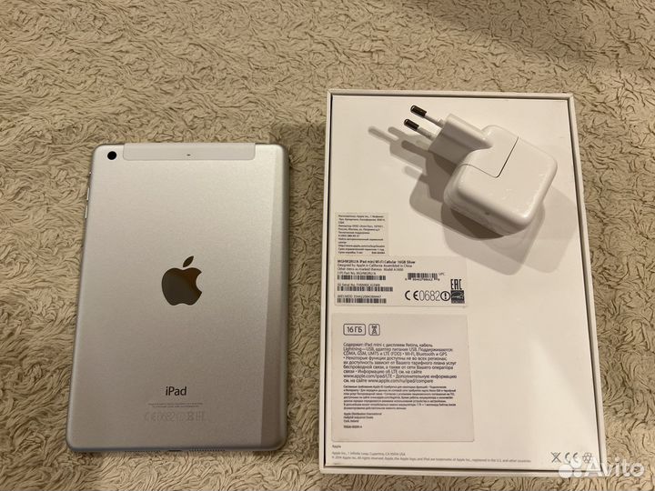 iPad mini 3 16GB Wi-Fi Cellular Silver