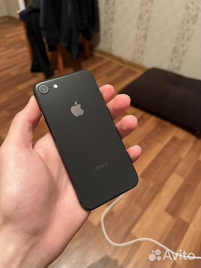 iPhone 8, 64 ГБ