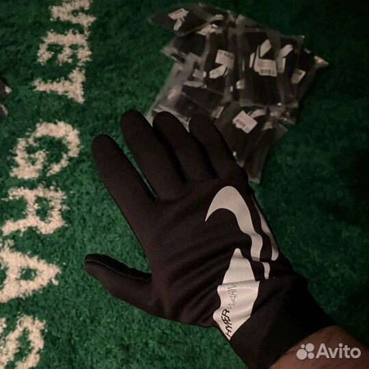 Перчатки nike hyperwarm