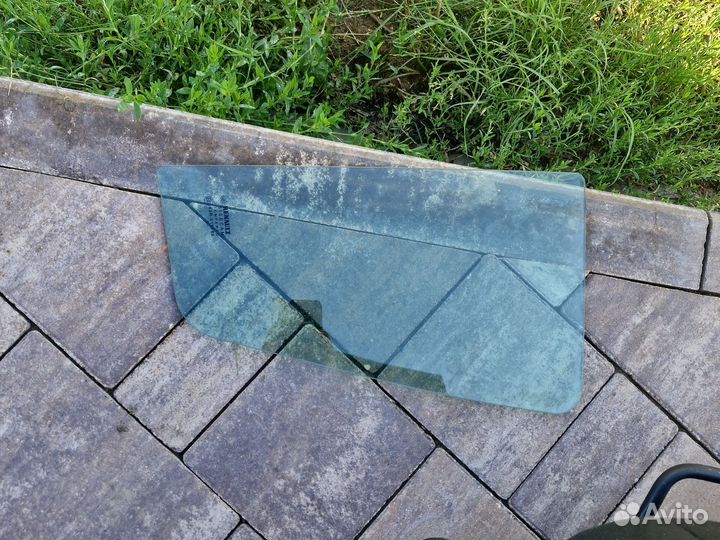 Форточка задняя левая рено сандеро 2