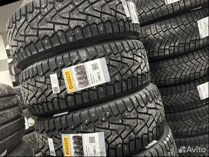 Pirelli Winter Ice Zero 215/55 R18 99T