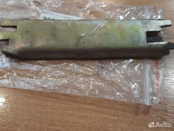 Планки распорные колодок Таврия