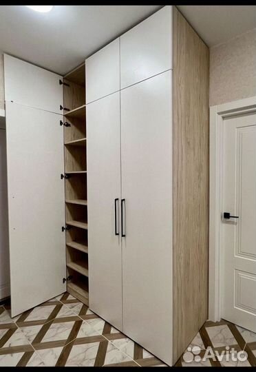 Распашной шкаф