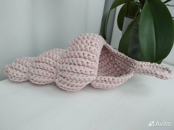Вязаная корзина ракушка