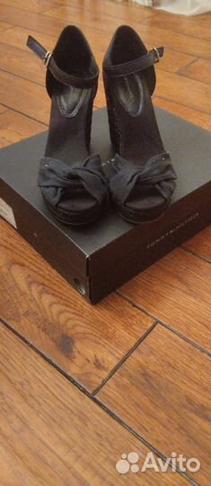 Tommy hilfiger босоножки 39