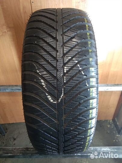 Goodyear Vector 4Seasons 225/50 R17