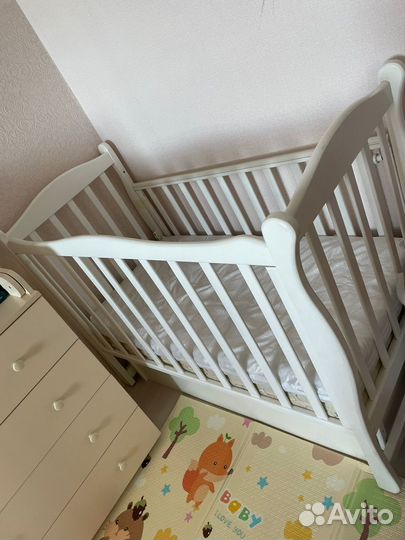 Продам кроватку маятник