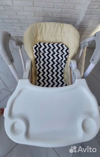Детский стульчик для кормления