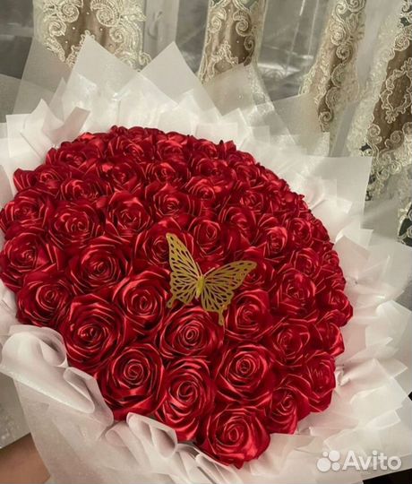Букет из атласных роз