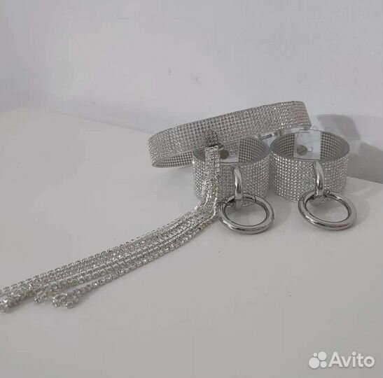 Чокер стразовый браслет украшение на шею