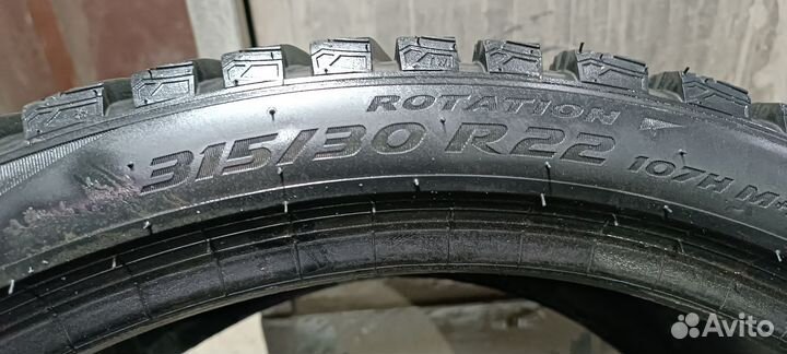 Pirelli Ice Zero 2 315/30 R22