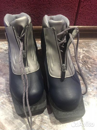 Лыжные ботинки