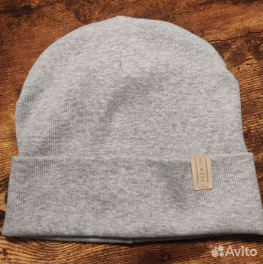 Новая качественная удобная лёгкая шапка