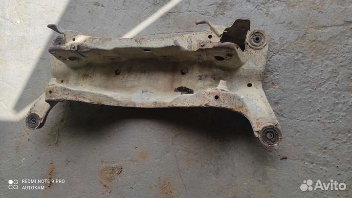 Балка задняя подрамник Mitsubishi Legnum