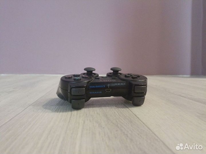 Игровой джойстик от Sony PS3 на запчасти