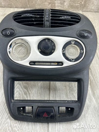 Консоль центральная LADA Kalina 11183 2012