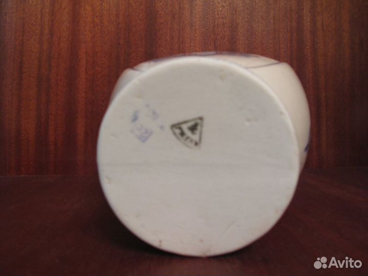 Кувшины с кружками. Гжель. Фарфор