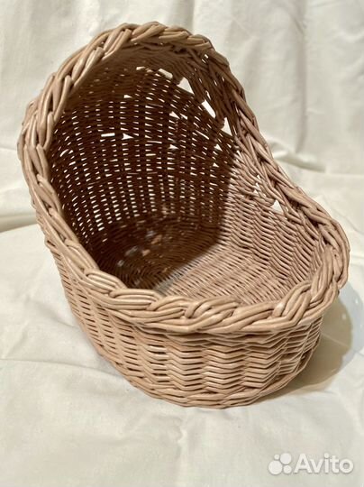 Плетеная колыбелька для кукол