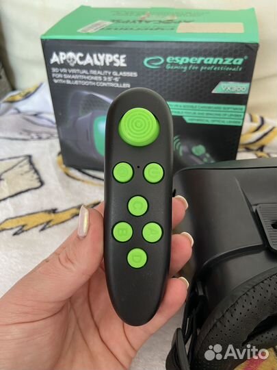 Очки виртуальной реальности с пультом