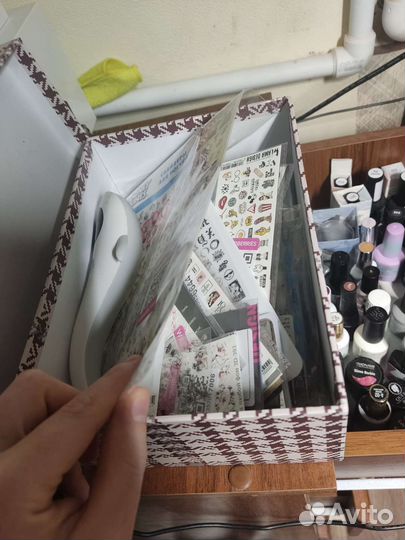 Продаю материалы и оборудование для ногтей