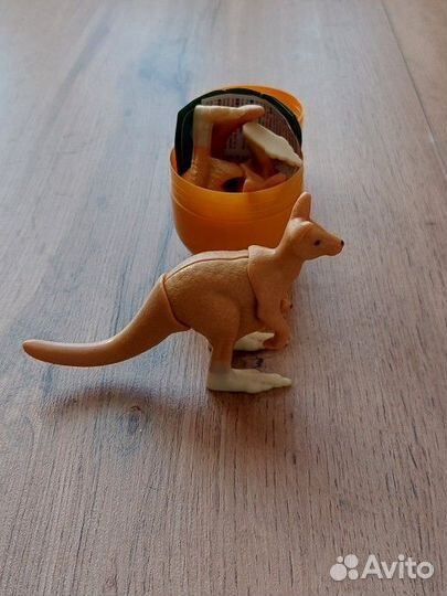 Игрушка киндер макси натюнс