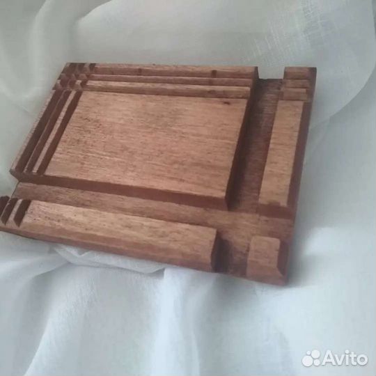 Подставка под телефон из дерева