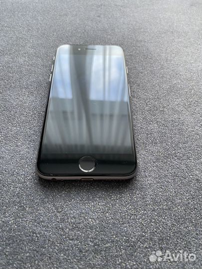 Телефон iPhone 6