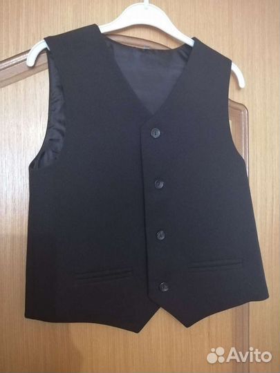 Жилетка для мальчика школьная
