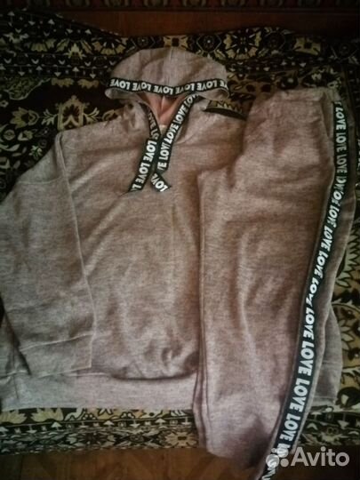 Спортивный костюм женский новый