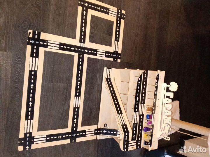 Развивающие игрушки и книги