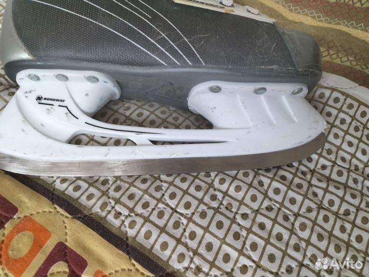 Коньки хоккейные