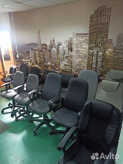 Кресла офисные в ассортименте