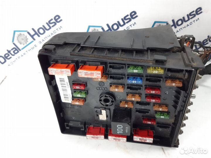 Блок предохранителей Volkswagen Passat B6 2.0 TDI