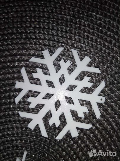 Снежинки украшение