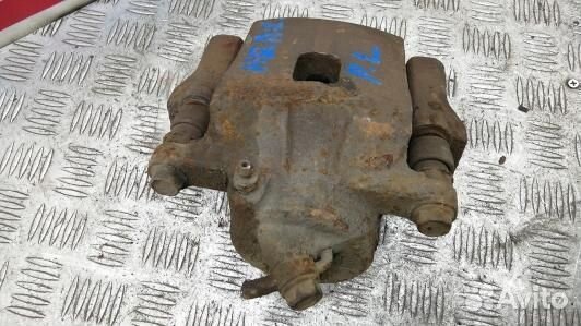 Суппорт тормозной передний левый toyota RAV 4 ZCA2