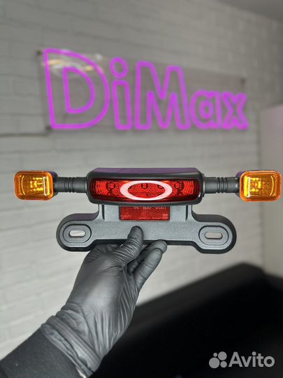 Задний стоп сигнал с поворотниками