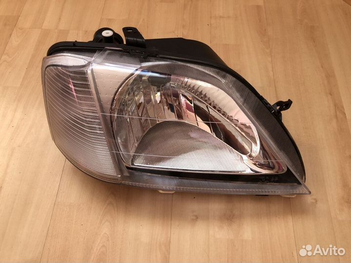 Фара logan правая.6001546789