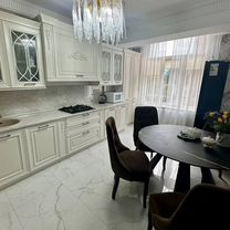 2-к. квартира, 70 м², 1/9 эт.